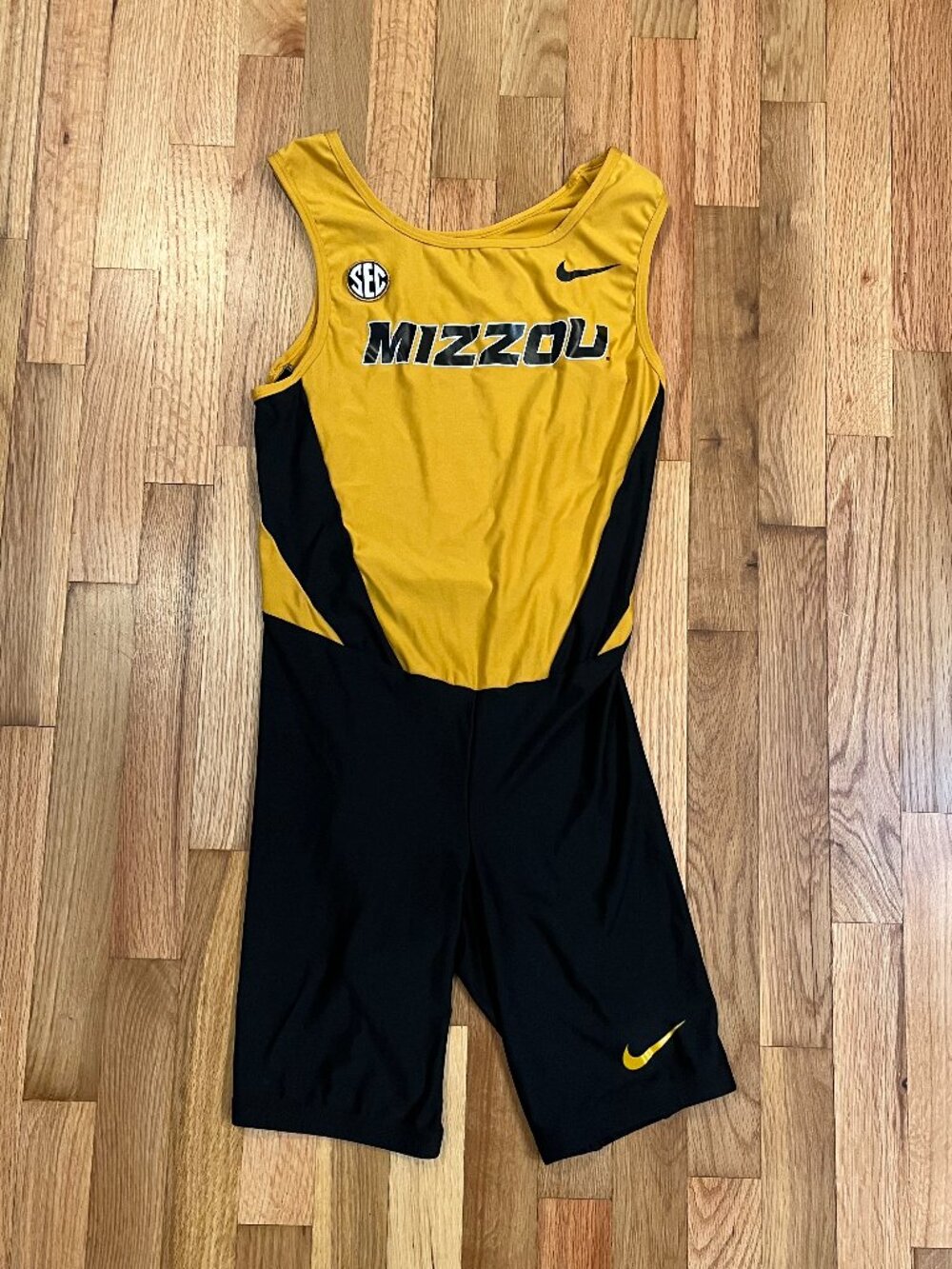 Used Men's Nike Mizzou Team Dri Fit Medium One Piece Sleeveless Singlet